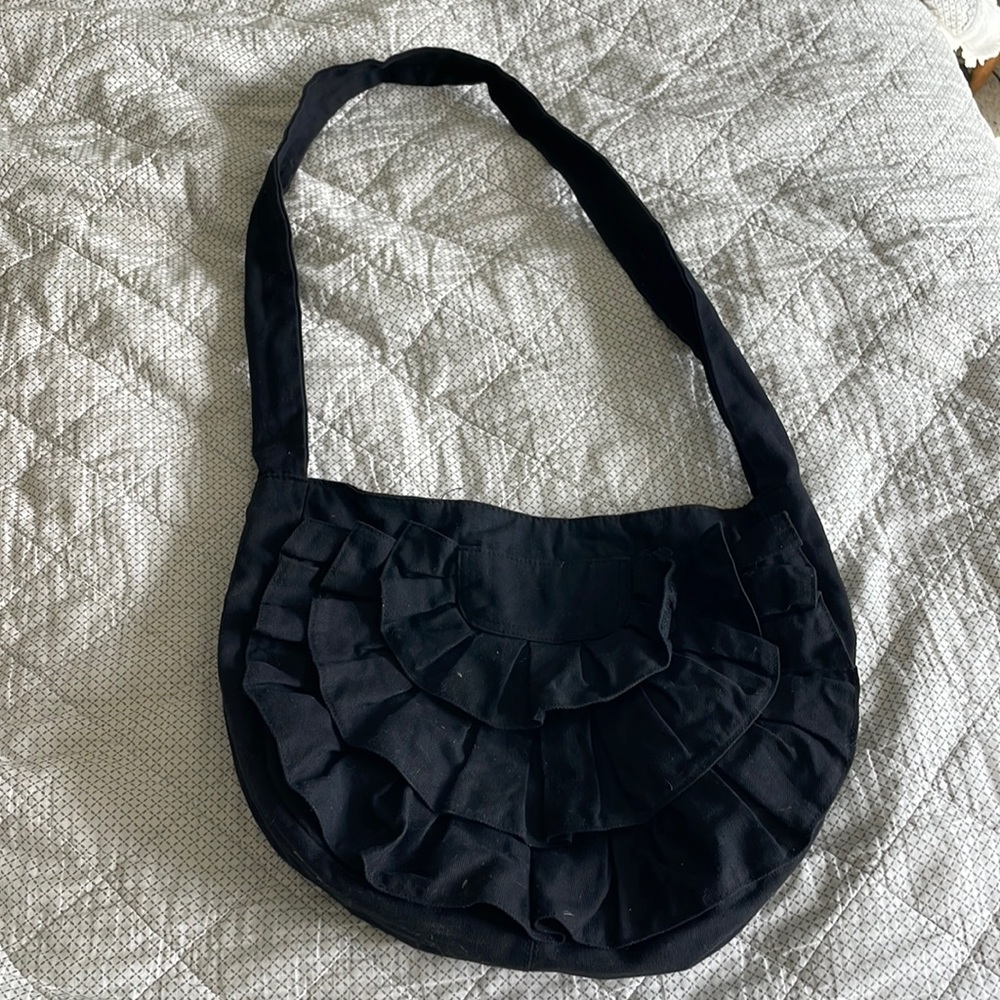 Black ruffle bag